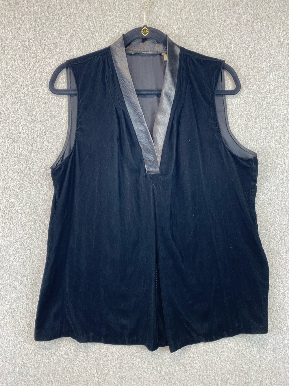 Tahari Rosalyn Blouse Size L Black Velvet Satin Trim Chain Detail Elegant Light